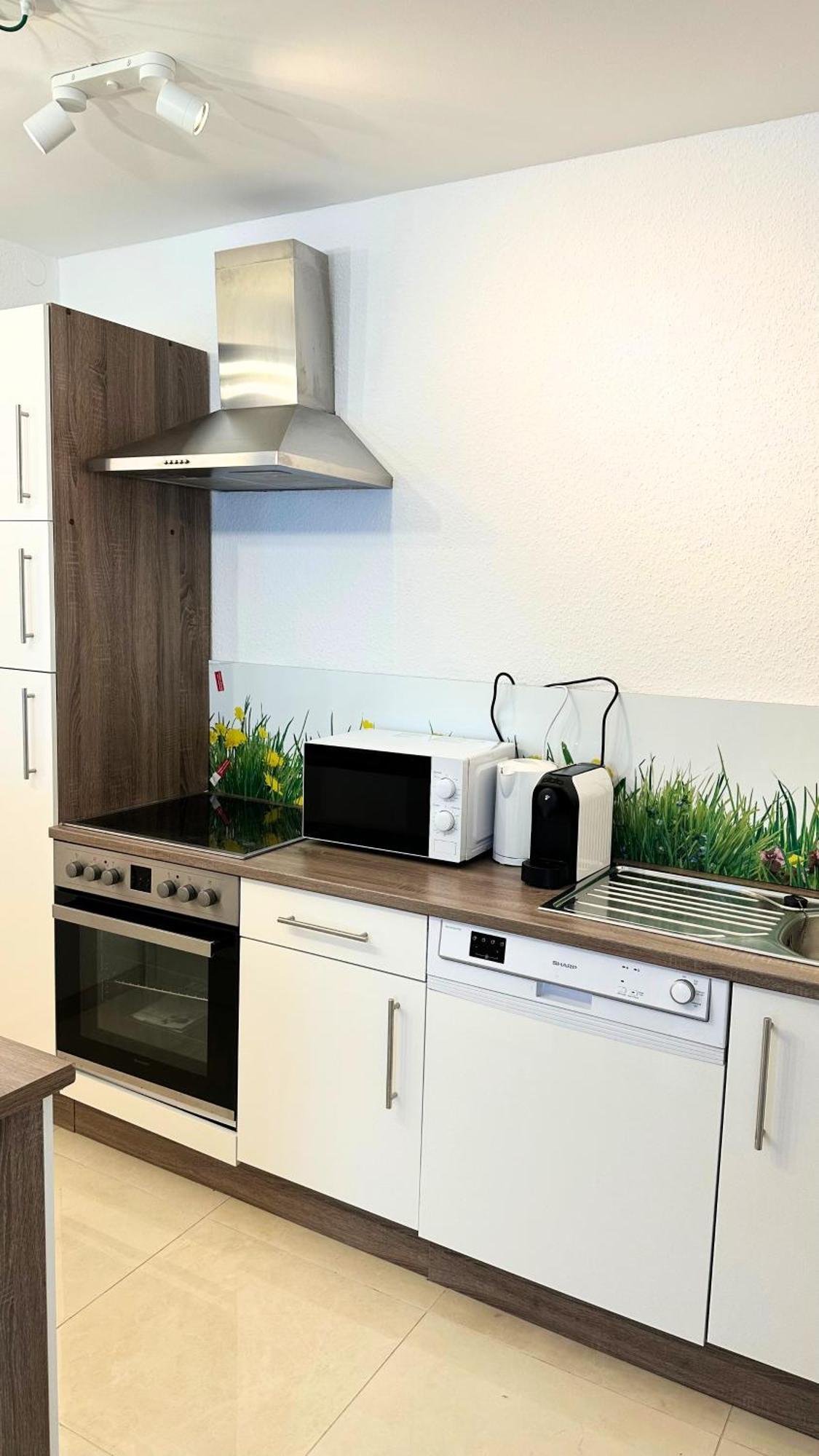 New - Cozy Apartment,Kitchen,Netflix And More Essen Bagian luar foto