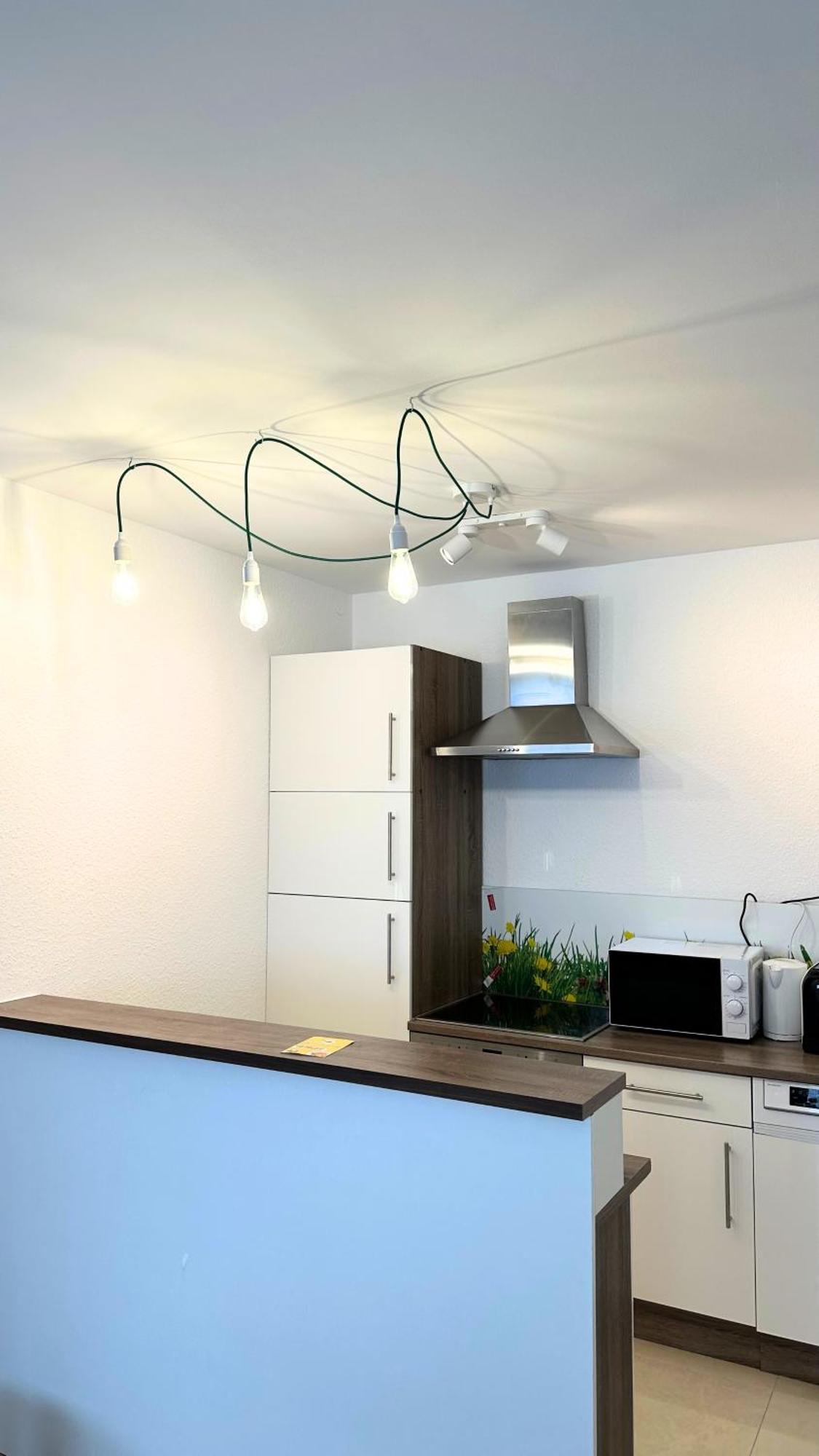 New - Cozy Apartment,Kitchen,Netflix And More Essen Bagian luar foto